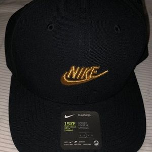 Nike Classic 99 Futura Snapback Unisex